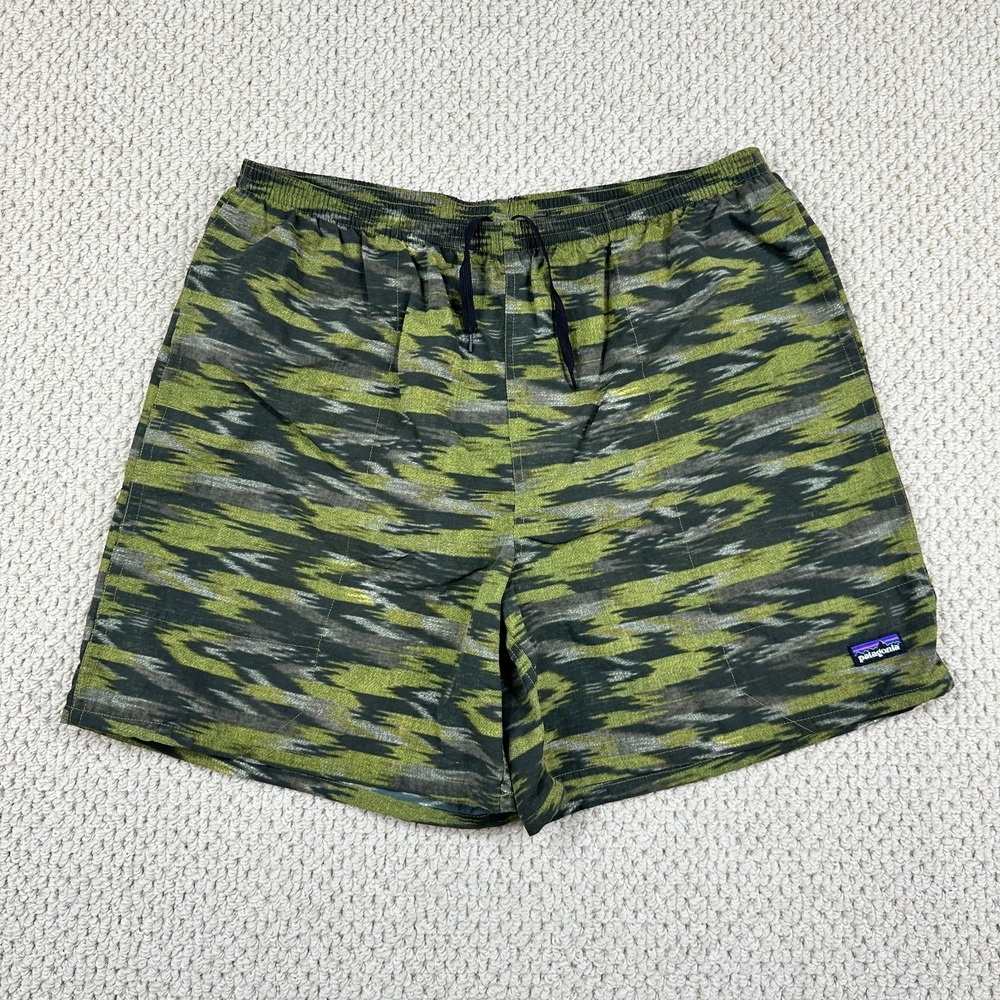 Patagonia Shorts Mens XL Willow Herb Green Baggies with Mesh Liner Aztec Splash